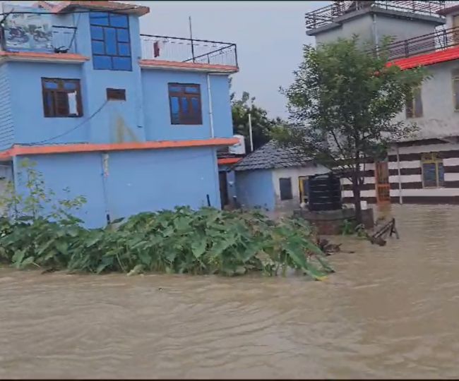 Waterlogging in House in Mandi